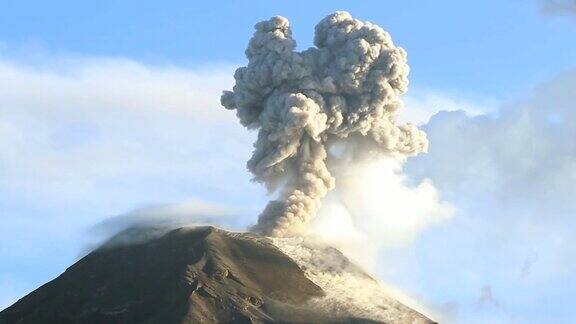 Tungurahua火山喷发