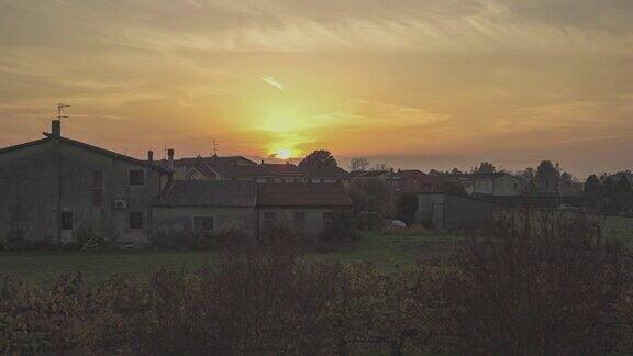 夕阳西下的乡村景观