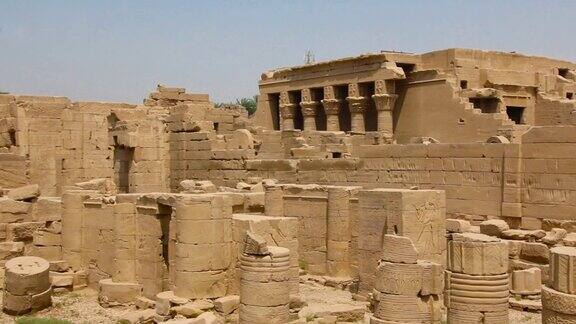 美丽古老的丹德拉神庙或哈索尔神庙埃及丹德拉肯城附近的古埃及神庙