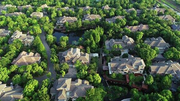 豪华住宅的实时鸟瞰图