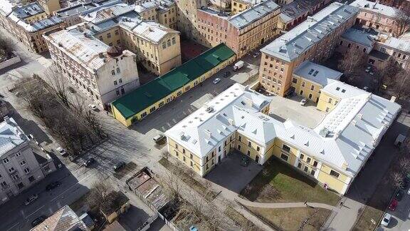 俄罗斯圣彼得堡圣三一大教堂东正教教堂附近的伊兹梅洛夫斯基大街鸟瞰图