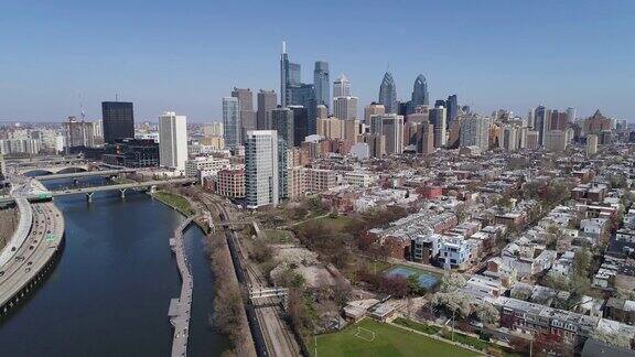 在早春的费城市区斯古吉尔河公园的风景全景相机运动