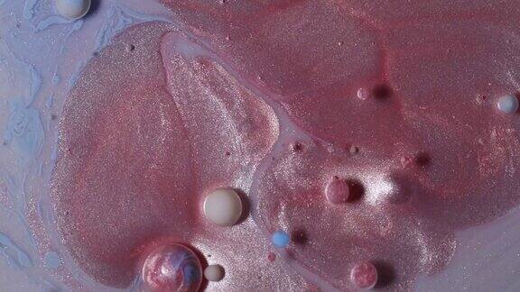 彩色气泡的抽象背景乱墨在水中运动