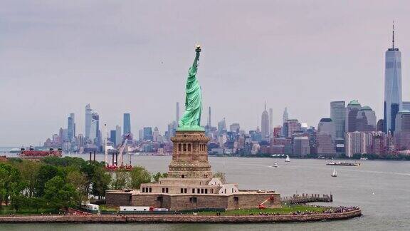 从泽西城到曼哈顿自由女神像的航拍背景