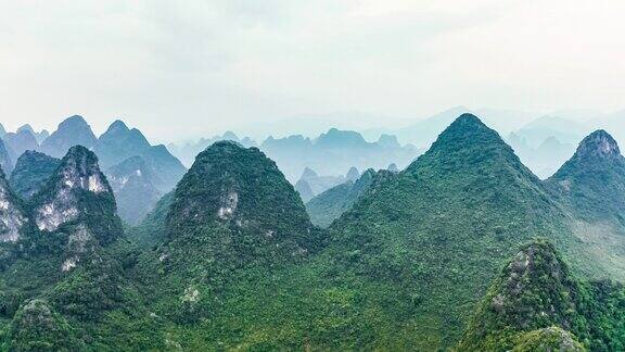 空中拍摄的桂林山景
