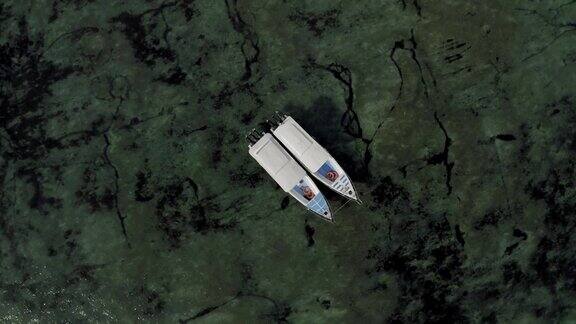 在印度尼西亚巴厘岛附近的努沙佩尼达岛无人机拍摄了全高清