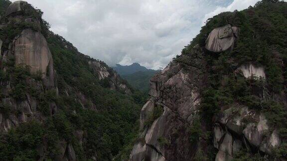 鸟瞰日本最美丽的山谷Shosenkyo(迷你台山)