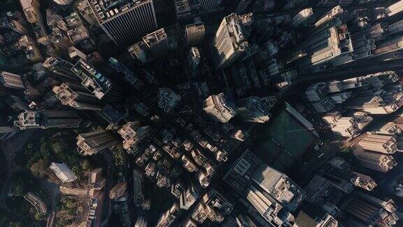 天线俯视图香港城市全景无人机拍摄的日出摩天大楼