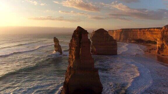 航空:宏伟的十二门徒沿岩石澳大利亚海岸