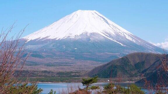 从本须子湖出发的富士山在移动