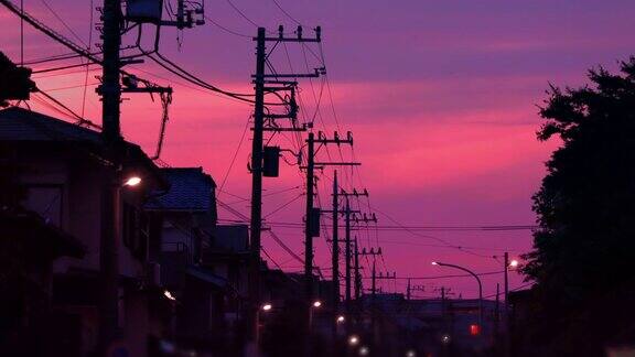 被夕阳染红的横滨郊区住宅区