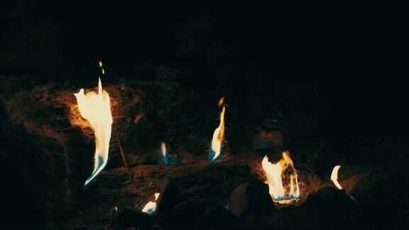 天然气甲烷在奇美拉山上燃烧嵌合体火