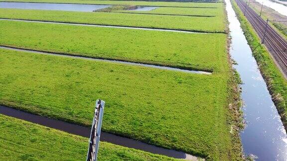 荷兰传统风车鸟瞰图荷兰