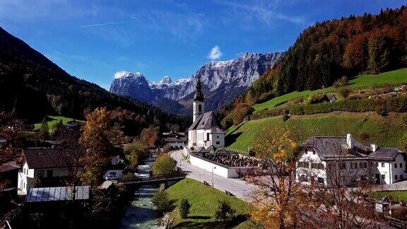 德国巴伐利亚阿尔卑斯山脉拉姆绍贝希特斯加登著名的圣塞巴斯蒂安教区教堂