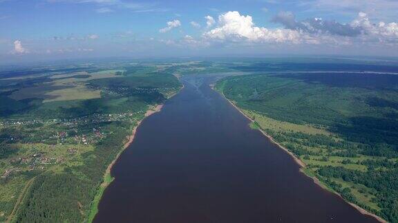 卡马河的鸟瞰图俄罗斯尼日涅卡姆斯克水库附近地区