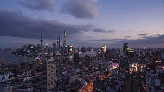 从白天到夜晚的上海