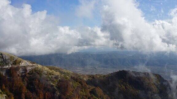 山地景观和云