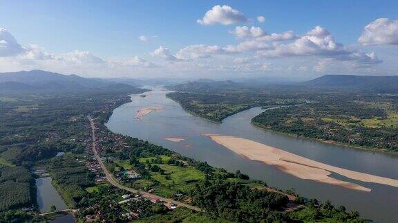 4k鸟瞰分隔泰国和老挝的湄公河