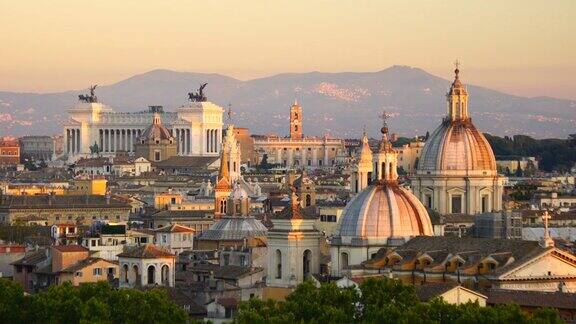 从圣天使城堡俯瞰罗马城市
