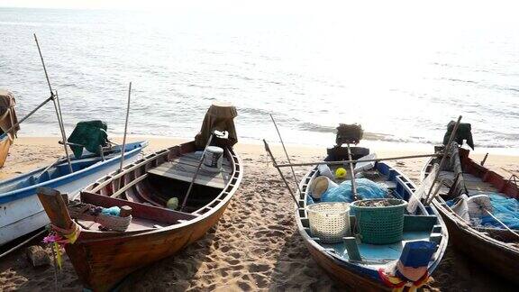 传统渔船-早上