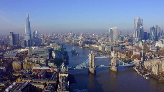 伦敦塔桥上方的鸟瞰图航拍城市景观