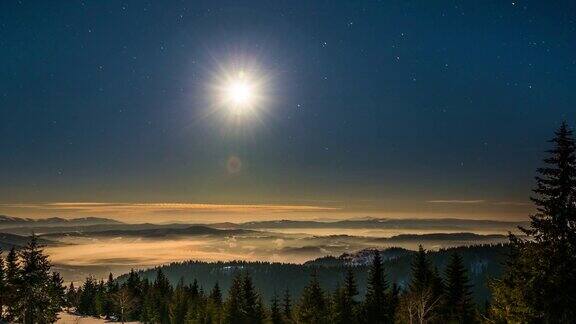 月亮和星星在喀尔巴阡山脉的时间流逝