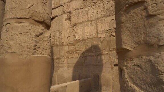 卢克索卡纳克神庙的古老圆柱埃及