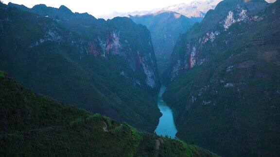 拍摄越南美丽的山景