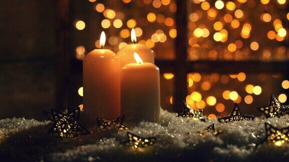 圣诞或新年作文与燃烧的蜡烛