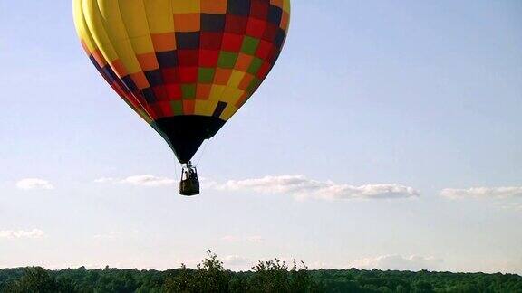 热气球可以飞行