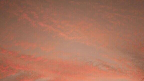 背景日落云景与红色的云