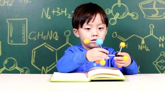 孩子学习化学