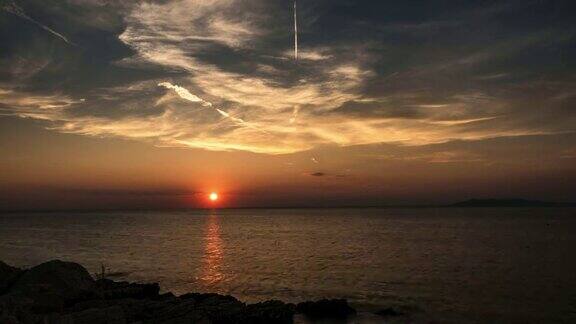 克利斯岛海边的日落