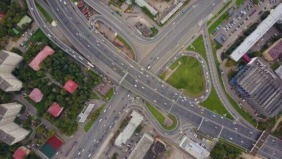 俄罗斯莫斯科市白天交通路口十字路口航拍全景4k