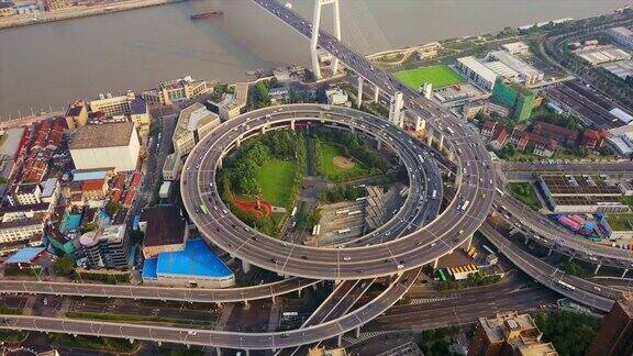 中国晴天上海市内著名的交通环线路口航拍全景4k