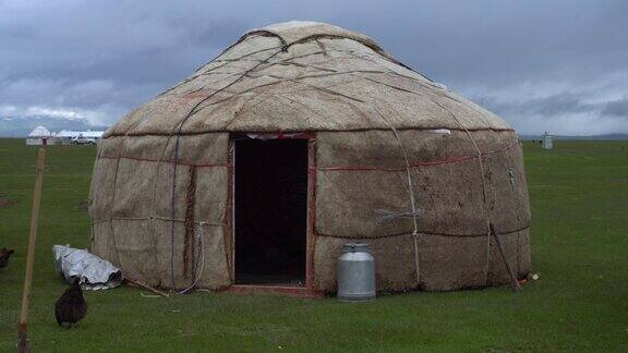 吉尔吉斯歌科尔湖的游牧帐篷被称为蒙古包