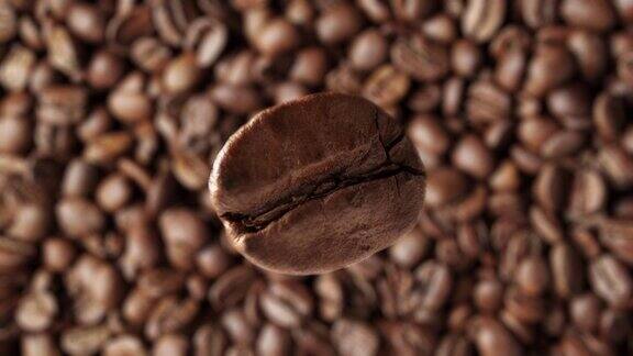 超慢镜头微距拍摄飞行的咖啡豆背景是新鲜烘焙的咖啡