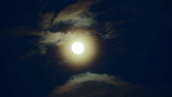 满月明亮
