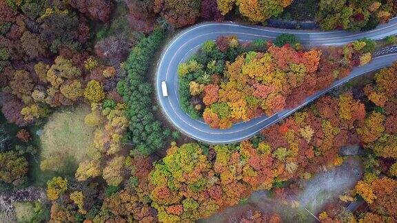 卡车物流卡车在路上行驶