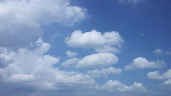 蔚蓝的天空和白云