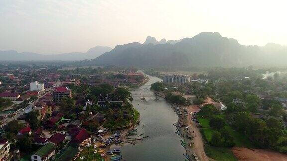 4k无人机航拍视频老挝万荣村的一条河