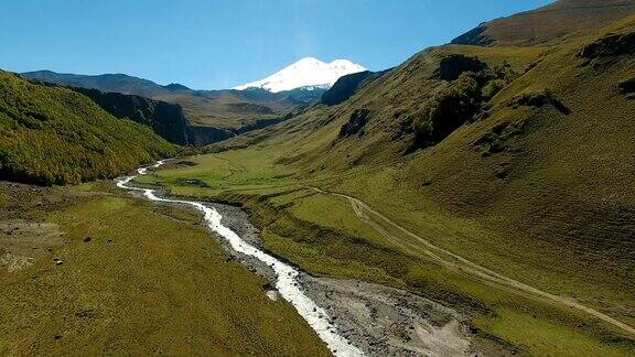 高加索山脉的空中风景