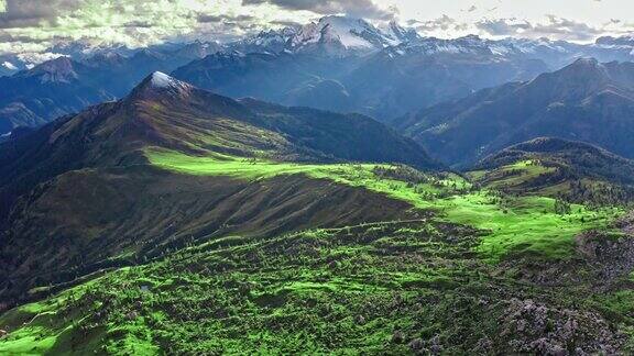 鸟瞰图的阿瓦罗峰附近的帕索焦白云石