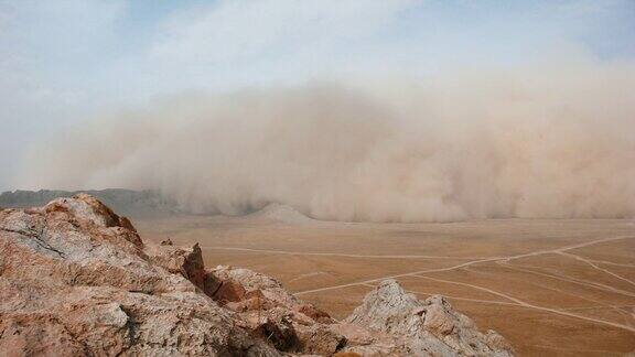 阿富汗沙漠中的沙尘暴