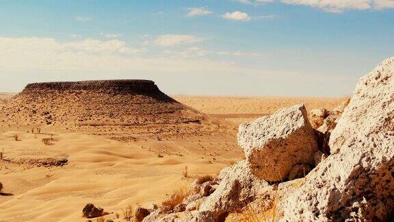撒哈拉沙漠突尼斯登拜恩山的景色