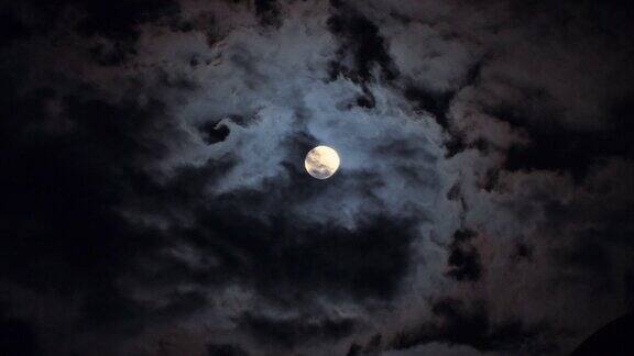 延时月亮-Nacht_Mond_Wolken