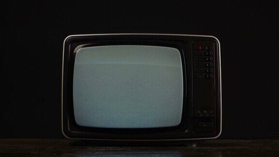 老式复古电视机信号失真问题噪音