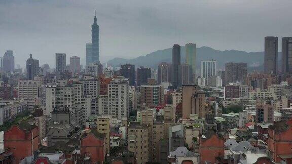 台北市白天时间老公寓大楼中央区航拍4k台湾全景