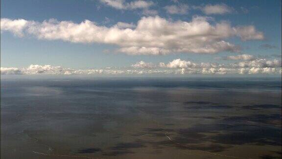 莫克姆湾-鸟瞰图-英格兰坎布里亚南湖区英国