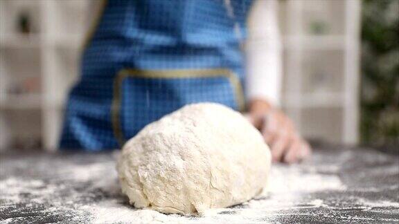 准备面包面团